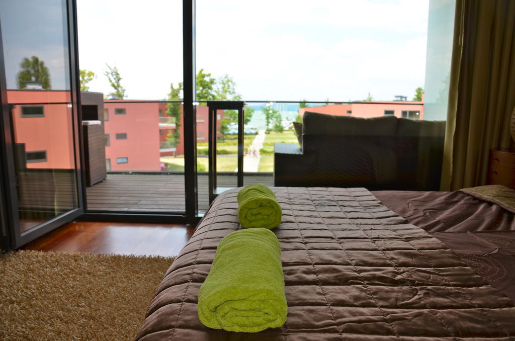 Modern Apartment With Lake View Балатонлеле Екстериор снимка