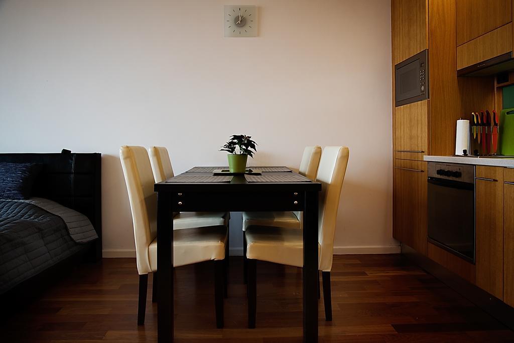 Modern Apartment With Lake View Балатонлеле Екстериор снимка