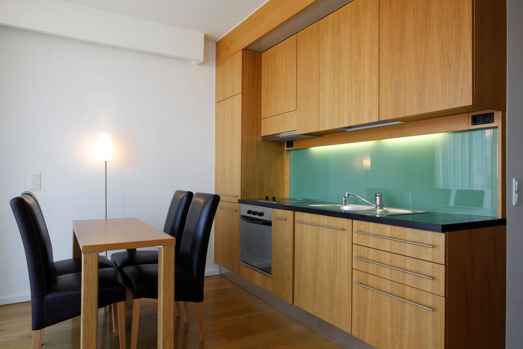Modern Apartment With Lake View Балатонлеле Стая снимка