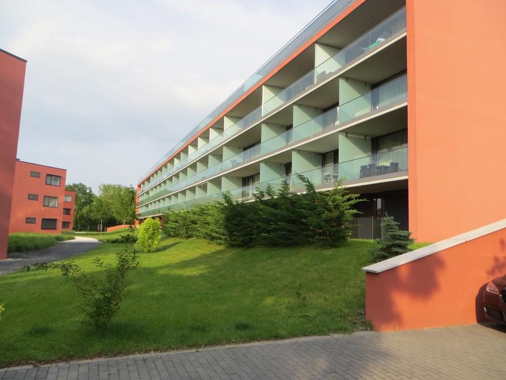 Modern Apartment With Lake View Балатонлеле Екстериор снимка